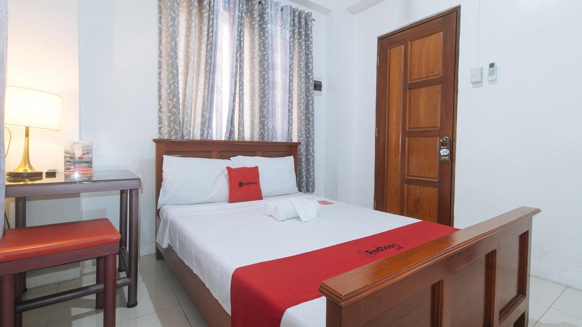 Reddoorz Near Lrt 2 Antipolo Station Hotel Bagian luar foto