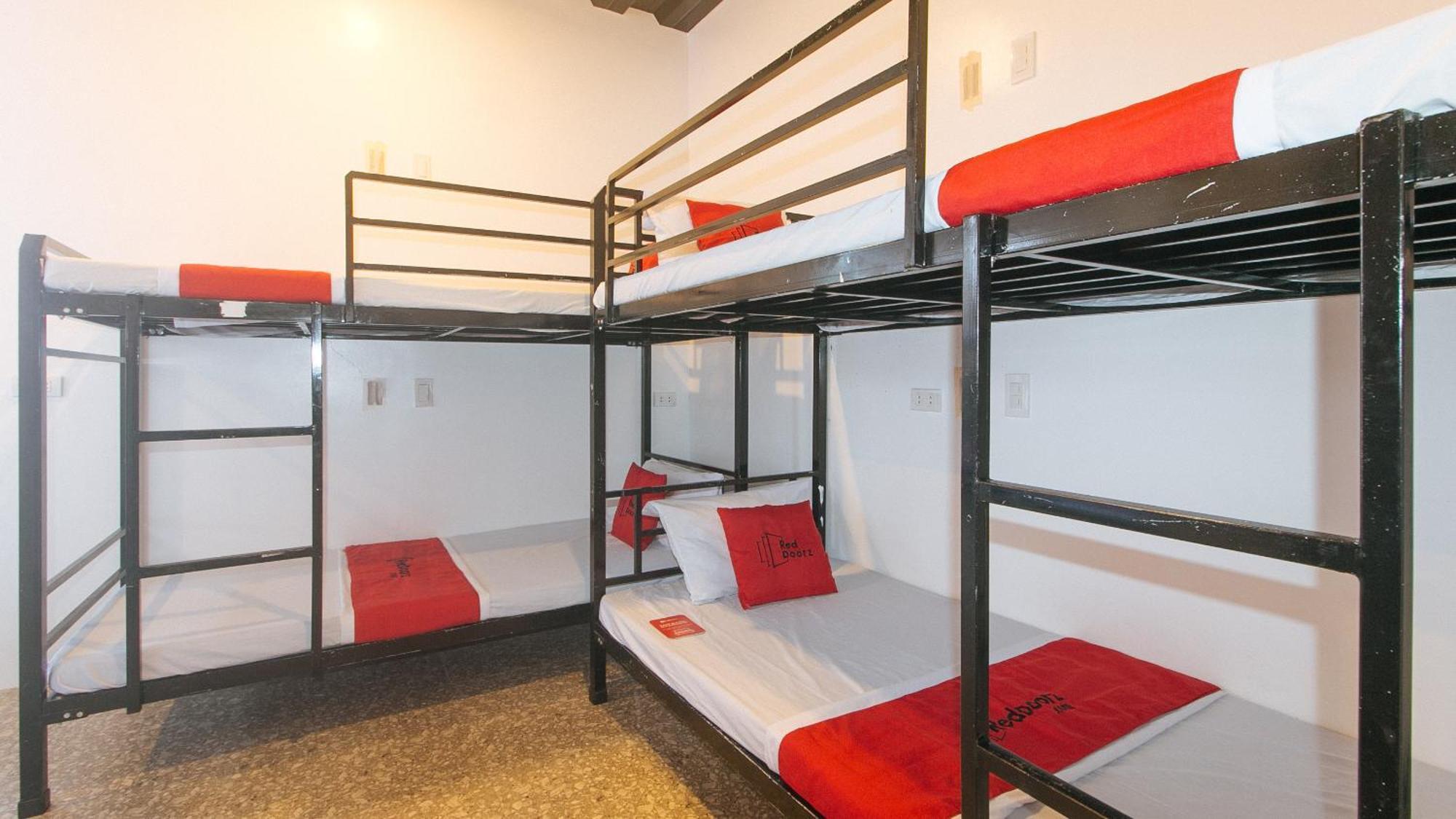 Reddoorz Near Lrt 2 Antipolo Station Hotel Bagian luar foto
